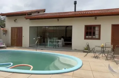 Casa residencial de 5 dorms no bairro vargem grande