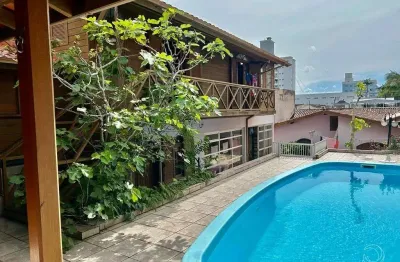 Casa com 4 quartos à venda na Rua Waldemar Ouriques, --, Capoeiras, Florianópolis