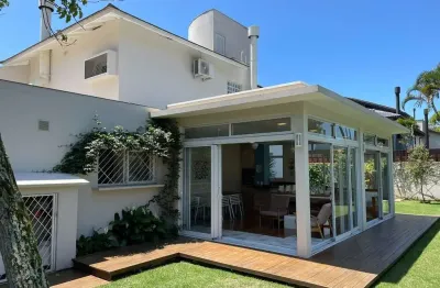 Casa residencial de 4 dorms no bairro lagoa da conceição