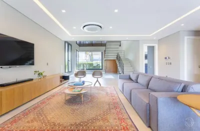 Casa alto padrão de 5 quartos no bairro jurerê internacional