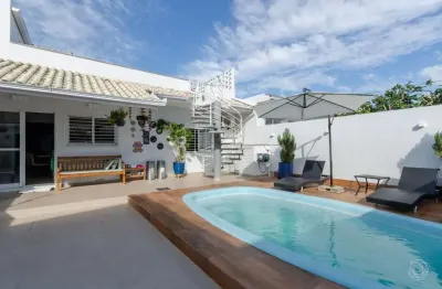 Casa com 3 quartos à venda na Rua José Cândido da Silva, --, Estreito, Florianópolis
