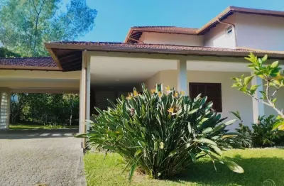 Casa residencial de 4 dorms no bairro ponta das canas