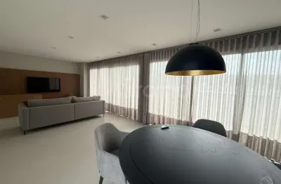 Apartamento de Alto Padrão com 2 dorms em Jurerê Internacional