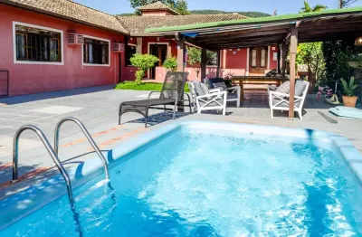 Excelente casa com 4 dormitórios no bairro santo antônio de lisboa