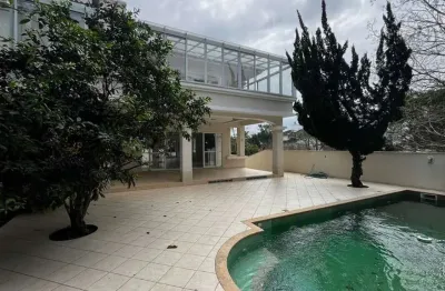 Casa alto padrão, com 4 suítes em jurerê internacional.