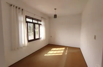 Casa residencial com 80m² e 3 dormitórios na vargem pequena