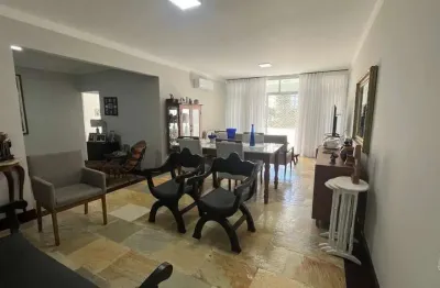 Apartamento com 3 quartos sendo 2 suítes no centro de florianópolis