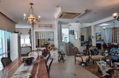 Casa residencial com 3 suítes no bairro jurerê internacional
