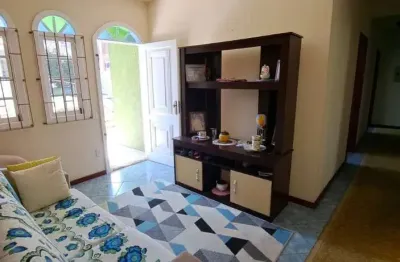 Casa com 250m² 6 quartos sendo 2 suítes na praia comprida