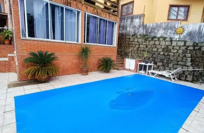 Casa residencial de 3 quartos no centro de florianópolis.