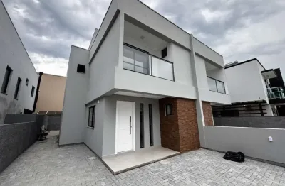 Casa com 3 quartos à venda na Rua Arco íris, --, Carianos, Florianópolis