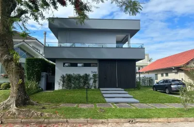 Casa alto padrão com 4 quartos em jurerê internacional