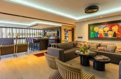 Apartamento com 325,57m² de 4 quartos sendo 1 suíte no centro