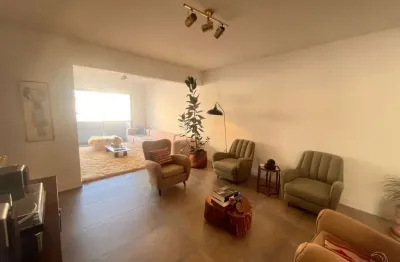 Apartamento com 3 quartos sendo 1 suíte no centro de florianópolis