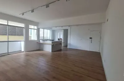 Apartamento 86m² com 2 quartos sendo 1 suite no centro de florianópolis