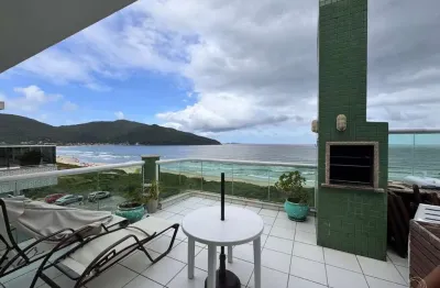 Cobertura com 3 quartos sendo 1 suíte, frente mar no pântano do sul