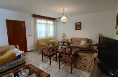 Casa com 5 dorms e 4 suítes no centro de florianópolis