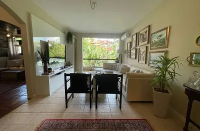 Casa residencial com 4 quartos localizada no bairro pantanal