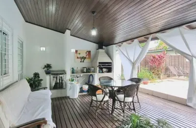 Casa com 4 quartos à venda na Rua Professor Walter de Bona Castelan, --, Córrego Grande, Florianópolis