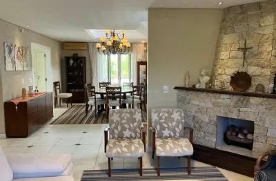 Casa residencial de alto padrão com 5 quartos em jurerê internacional, florianópolis.
