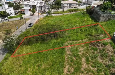 Lote em localização privilegiada, com excelentes dimensões, com vista panorâmica.