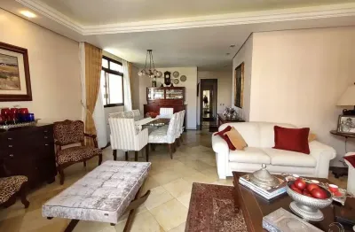 Apartamento de 139m² com 4 quartos sendo 1 suíte no centro