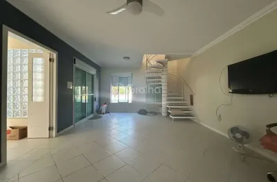 Casa de 250m² com 3 quartos no bairro praia de fora em palhoça