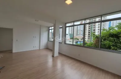 Apartamento com 3 quartos sendo 1 suíte no centro de florianópolis