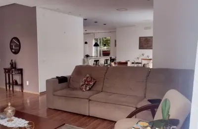Casa de alto padrão com 3 suítes na lagoa da conceição, florianópolis