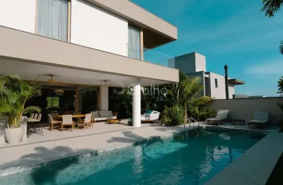 Casa de 1.018,00m² com 5 quartos sendo 4 suítes no cacupé