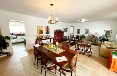 Casa de 479m² com 5 quartos sendo 2 suítes no rio tavares