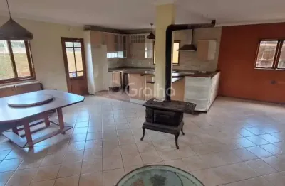 Casa de 200m² com 4 quartos sendo 1 suíte em são joão do rio vermelho
