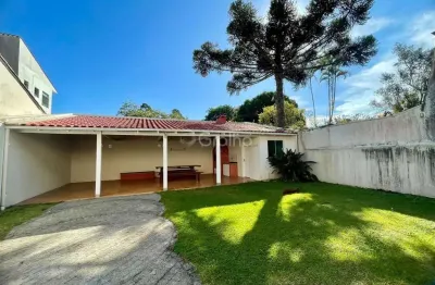 Casa residencial de 309m² com 4 quartos sendo 1 suíte no bairro córrego grande