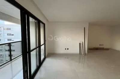 Apartamento de 135 m² com 3 quartos sendo 3 suítes no bairro kobrasol
