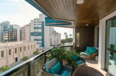 Apartamento de 215 m² com 3 quartos sendo 1 suíte no centro