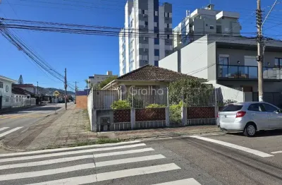 Casa com 4 quartos à venda na Rua Antônio Mattos Areas, --, Balneário, Florianópolis