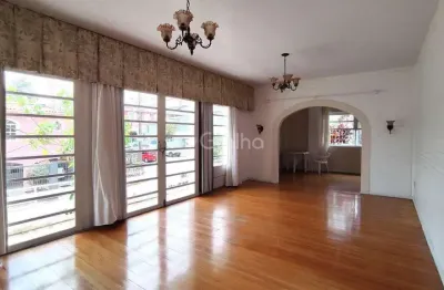 Casa de 332m² com 5 quartos sendo 1 suíte em itaguaçu
