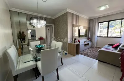 Apartamento de 66 m² com 2 quartos sendo 1 suíte no centro