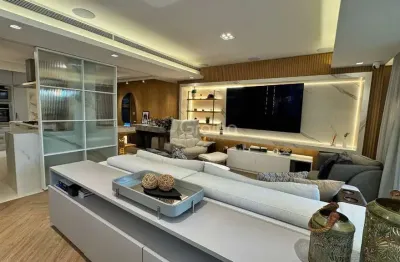 Cobertura de 240 m² com 3 quartos sendo 2 suítes no itacorubi