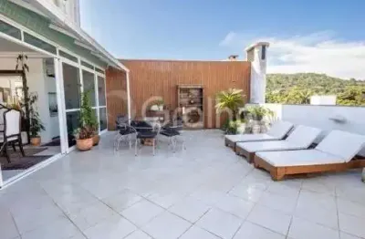 Cobertura duplex com 3 quartos, sendo 2 suítes em jurerê, florianópolis