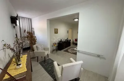 Terreno com casa residencial e comercial de 328m² na trindade