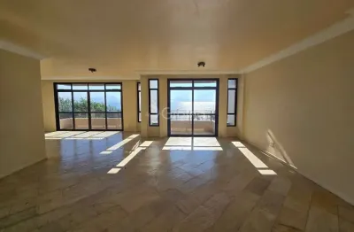Apartamento de 218m² com 4 quartos sendo 2 suítes na beira-mar norte