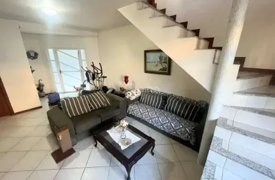 Casa com 3 quartos à venda na Rua Juva Rocha, --, Agronômica, Florianópolis
