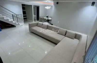 Casa espaçosa com 4 dormitórios e área de lazer em caldas da imperatriz