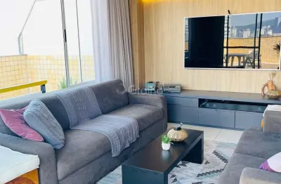 Cobertura com 3 suítes e 260m² privativos no centro de criciúma