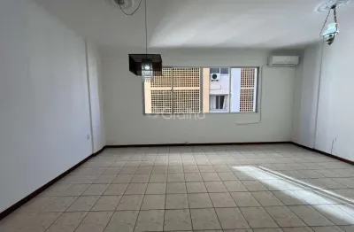 Apartamento de 3 quartos sendo 1 suíte, com ótima localização no centro de florianópolis