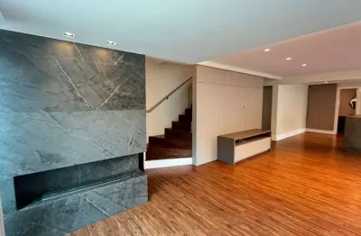 Duplex com 4 suítes, 230,28m² privativos em canajurê, florianópolis.