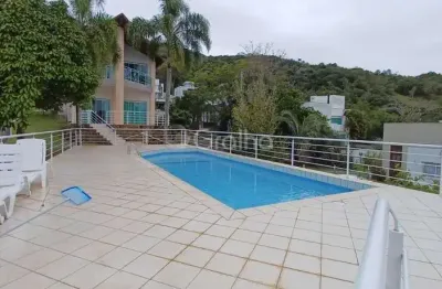 Casa residencial de 287m² com 4 quartos no córrego grande