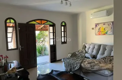 Casa localizada no enseada de  brito com 3 quartos, espaço privativo de 140,00 m2