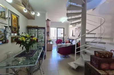 Cobertura duplex de 134m² com 2 quartos sendo 1 suíte no centro